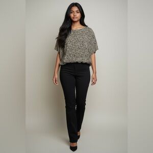 The GREII ladies, leopard print crewneck flowy sleeves, medium NWT